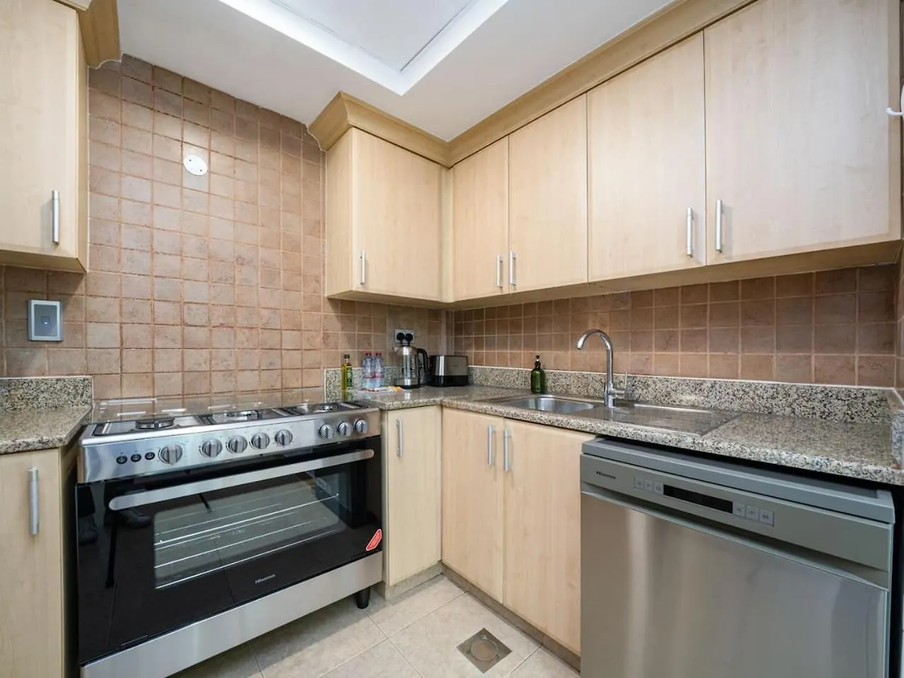 Cosy Palm Jumeirah 1 Bedroom - Perfect Location Dubai Apartment